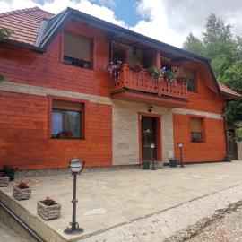 Tarska Svitanja, hotel v destinaci Mitrovac