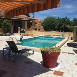 Charmant studio avec piscine partagée à Sernhac - 30 m²