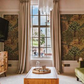 Luxury, Castle View Apartment Windsor Town Centre