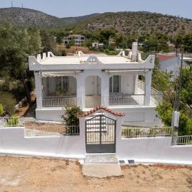 Manos Beach House Salamina, ξενοδοχείο σε Kanáki