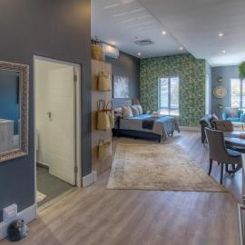 Trebuchet Studio Apartment, hotel in Somerset West