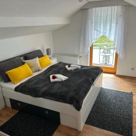 Ferienwohnung Waldblick, Faaker See, hotel u gradu 'Oberaichwald'