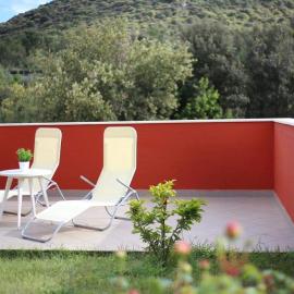Apartments PARADISE, hotel sa Vinišće