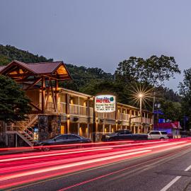 Rivers Edge Motel، فندق في شيرروكي