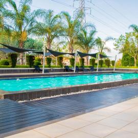 La Casa de Miah with pool and tennis court - Sandton