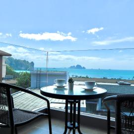 A402-Sea view condo Prime location at Aonang beach，奧南海灘的飯店