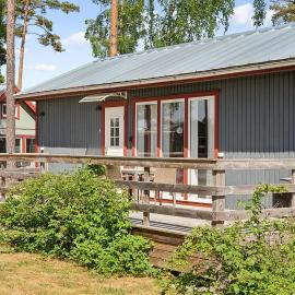Gorgeous Home In Löttorp With Wifi, hotel in Löttorp