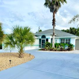Coreys Coastal Beach Getaway