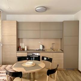 Studio Prima-Modern Cozy Studio, 4 min to Beach, hotel in Pržno