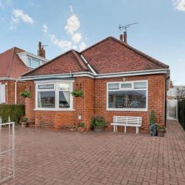 Bungalow In Hornsea Near Sea With Garden, hotel in Hornsea