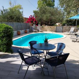 Villa Chariklia Studios, Hotel in Kambiá