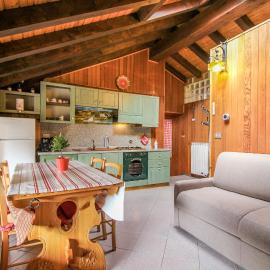 Appartamento Il Camoscio - Affitti Brevi Italia, hotel Brussonban