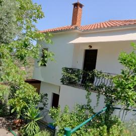 Margianou Seaview Apartments 3 & 4, hotel in Kalamos