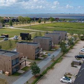 KURŠIŲ VĖJAS apartamentai Svencelėje pirmame aukšte su terasa – hotel w mieście Svenele