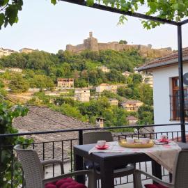 Mezini Guest House, hotel in Gjirokastër