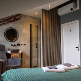 Zeeschelp - Comfortabele kamer bij B&B Gezond aan Zee - Toegang Wellnesstuin meerprijs, hotel i Ouddorp