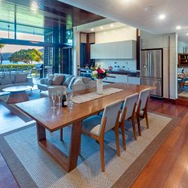 Yacht Club Villa 6 On Hamilton Island - oceanviews, 2 x buggies & valet service, hotel in Hamilton Island