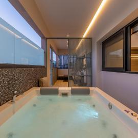 Hot Tub - 5 min to Beaches - Netflix - Full Kitchen