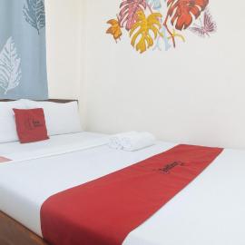 RedDoorz at Queens Hometel, hotel en Tagum