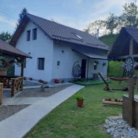 Casa Poiana Largului, hotel u gradu Poiana Teiului