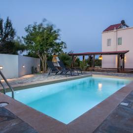 Villa Verona Pool, Hotel in Lachania
