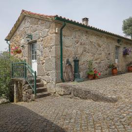 Cosy apartment at Portuguese Quinta, hotel in Casal Diz