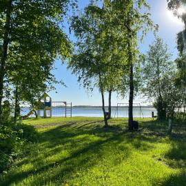 Tõhela Järve Puhkeküla, hotel in Männikuste