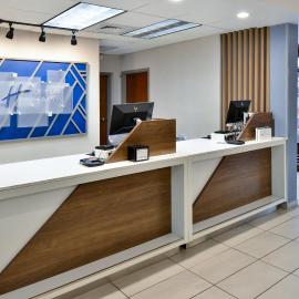 Holiday Inn Express Lewisburg - New Columbia by IHG, hotel di New Columbia