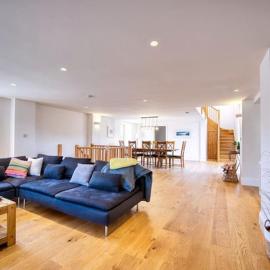 Plaistow Barton Barn - The Engine Room, hotel in Barnstaple