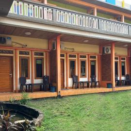 Family 24 Hotel near Pantai Cipatujah, hotel v destinácii Cipatujah