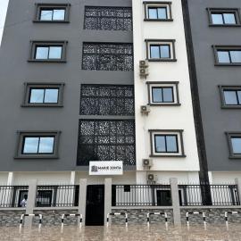 Marie Jonta Apartments, hotell i Bijilo
