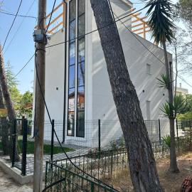 Beach Villa in Golem