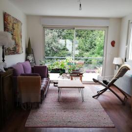 Maison des fontaines, calme spacieuse avec grand jardin, hotel u gradu Lanion