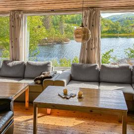 Beautiful Apartment In Tjørhom With Lake View