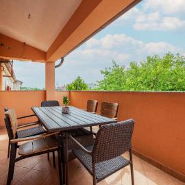 2 Bedroom Amazing Apartment In Sisan, Hotel in Šišan