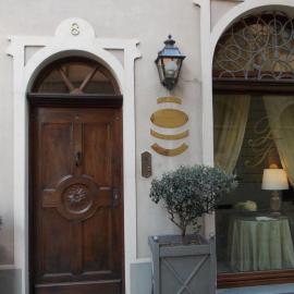 Palazzo Finati, hotel i Alba