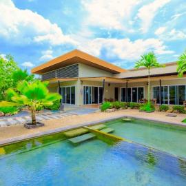 Saline Hot Spring Resort นำ้พุร้อนเค็ม รีสอร์ท, hotel din Ban Nam Ron (1)