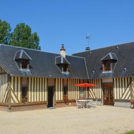 Le Malis - Charming half-timbered family house with large garden
