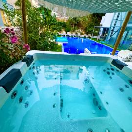 Hotel Parthenon Rodos city، فندق في بلدة رودس
