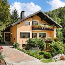 House Mavko Near Lake Cerknica - Happy Rentals