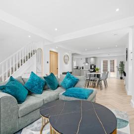 Entire Modern & Spacious 3BDR home in Manchester right next to Coop Live & Ethiad, hotell i Manchester