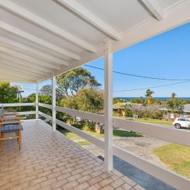 Sunset House on the Hill - Pet Friendly with Ocean Glimpses
