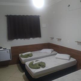 Pousada Quarto Aconchegante Suite com garagem perto da basílica, hotel in Aparecida