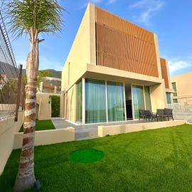 Queens Luxury Vila 111B, hotel a Vlorë
