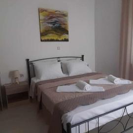 Lady S Holiday Studio, hotel em Lampi