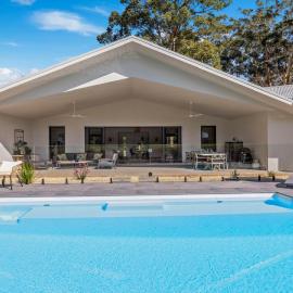 Koala Lane - Family, Pool, Sleeps 10, Luxe
