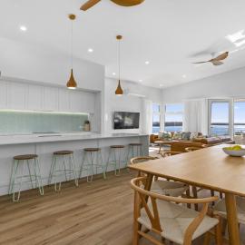 Tea Trees - Modern Townhouse, Village and Beach
