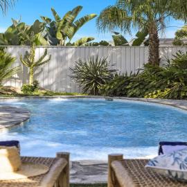 Sojourn - Pool Oasis, Designer Home, opp Beach
