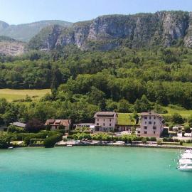 Le Nid du Lac, appartement en duplex au bord du lac d'Annecy, résidence avec plage privée, hotel u gradu Dusar