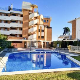 DUPLEX en primera linea de playa, hotel in Torredembarra